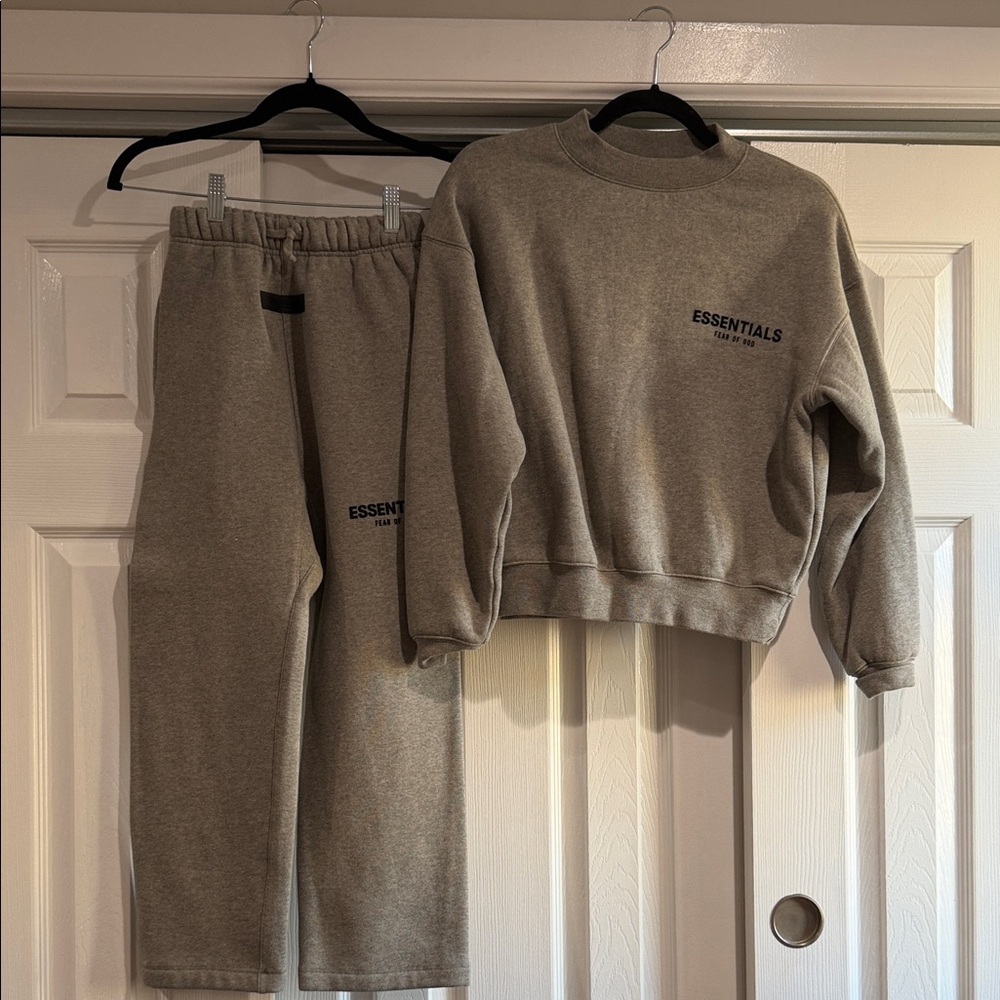 Essentials Heather Gray Sweatshirt and Joggers Set (Kids)
